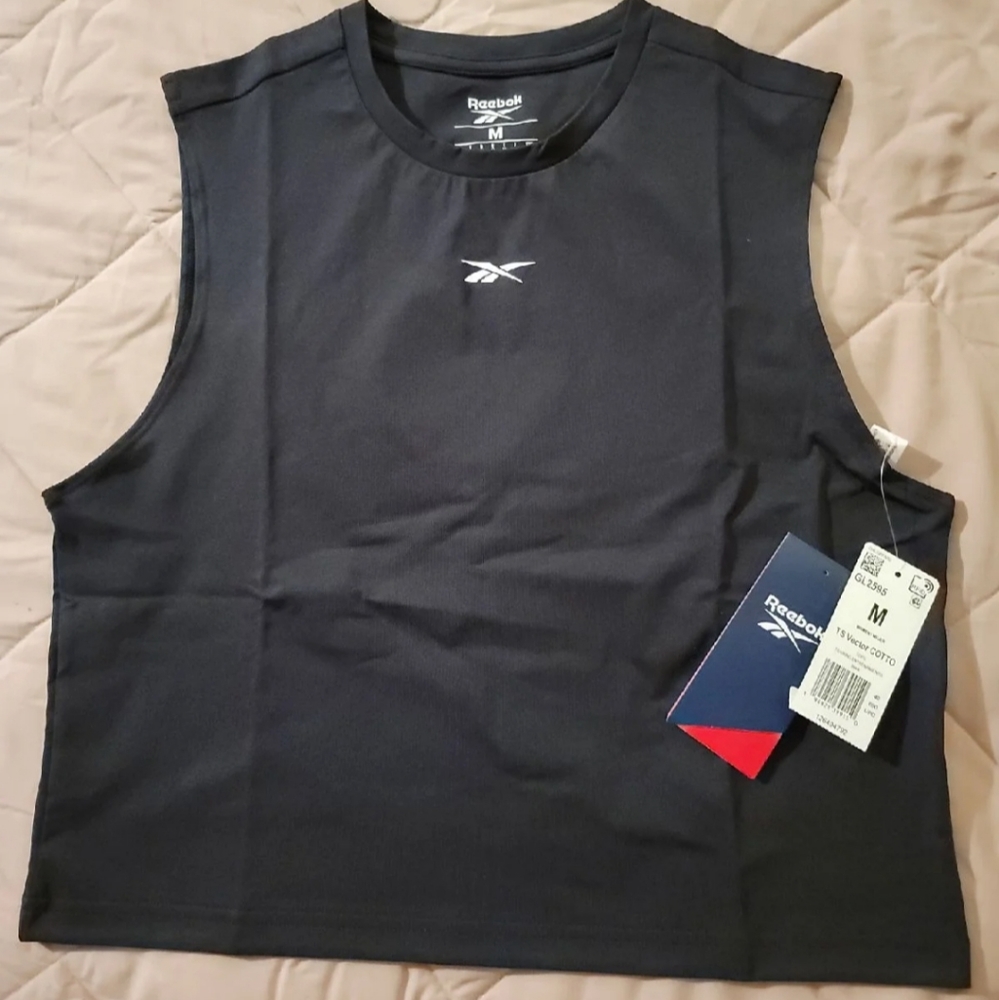 NWT reebok vector crop top